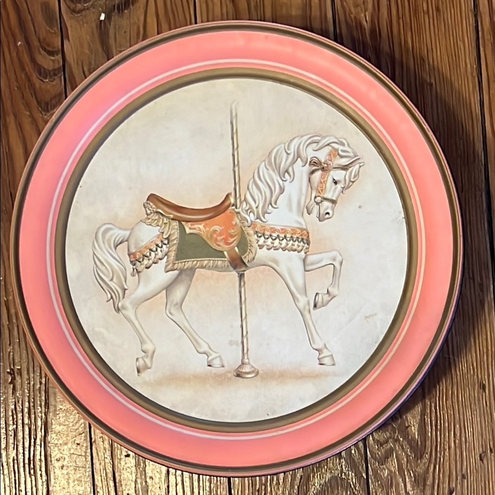 Vintage 1991 Sweetie Bear Bakery Tin Carousel White Horse Peach Gold Cherubs 9.5